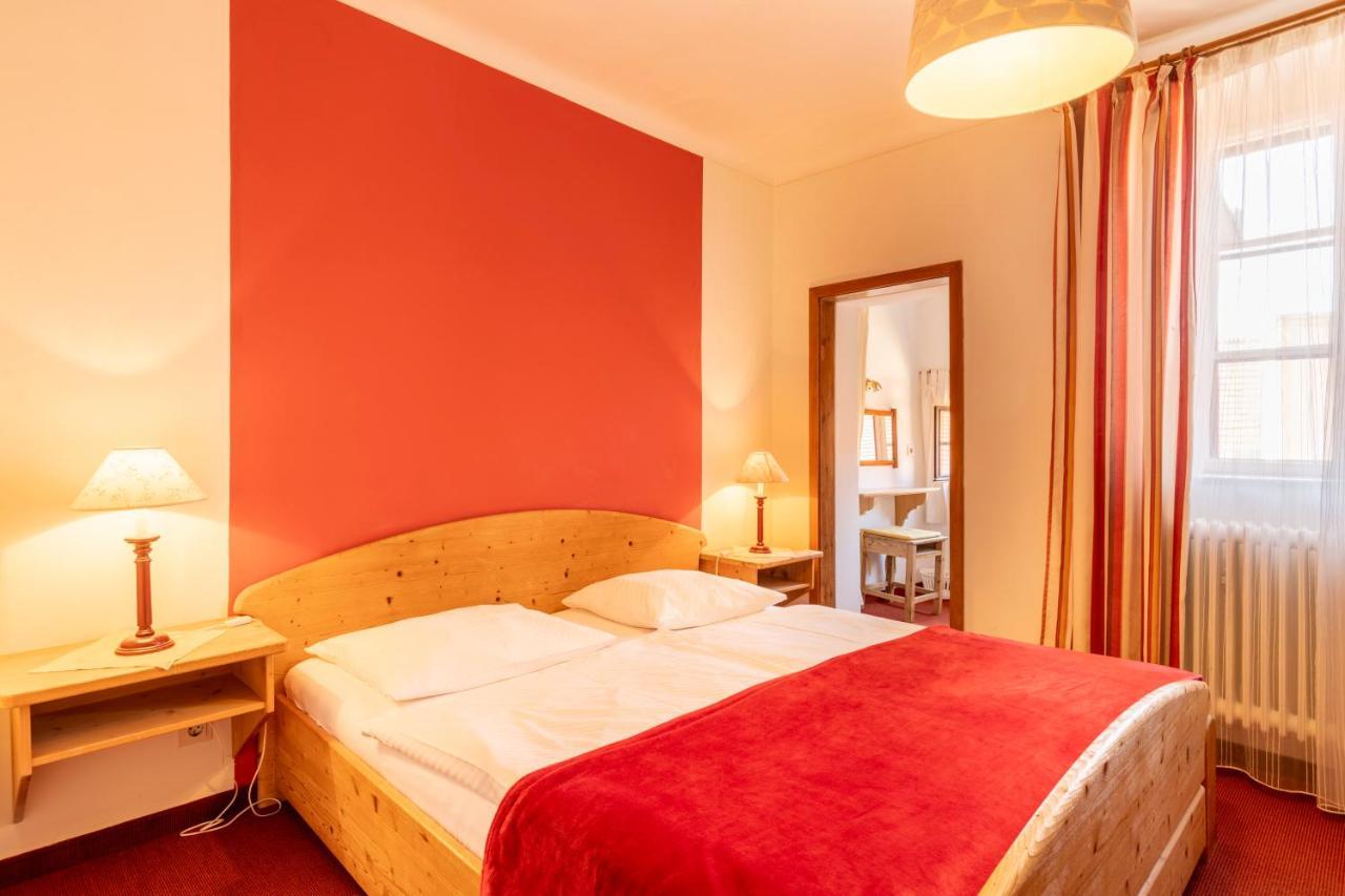 Pension Altes Rathaus Durnstein Bagian luar foto